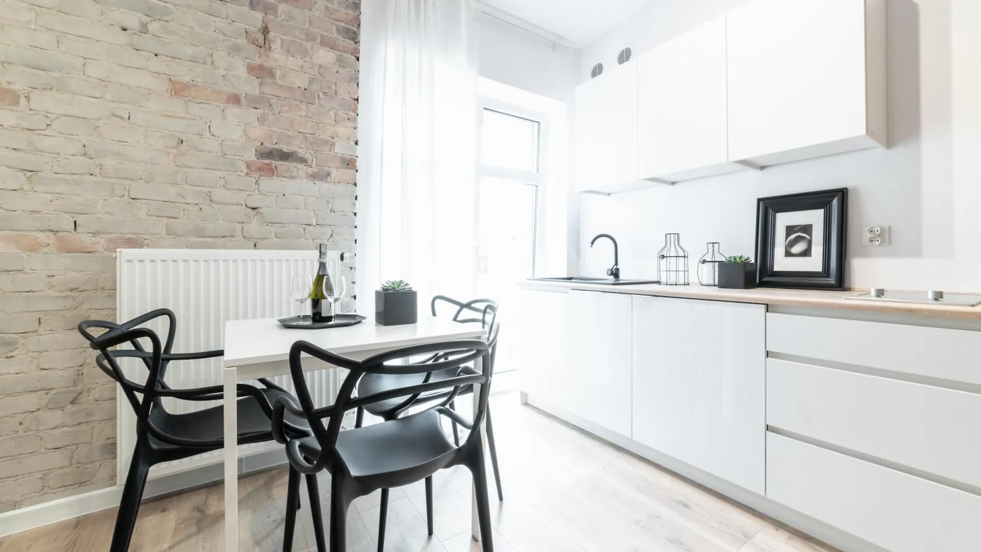 Apartment Apartamenty Pamiatkowa 11, 2 Rooms, Self Check In 24H Poznan