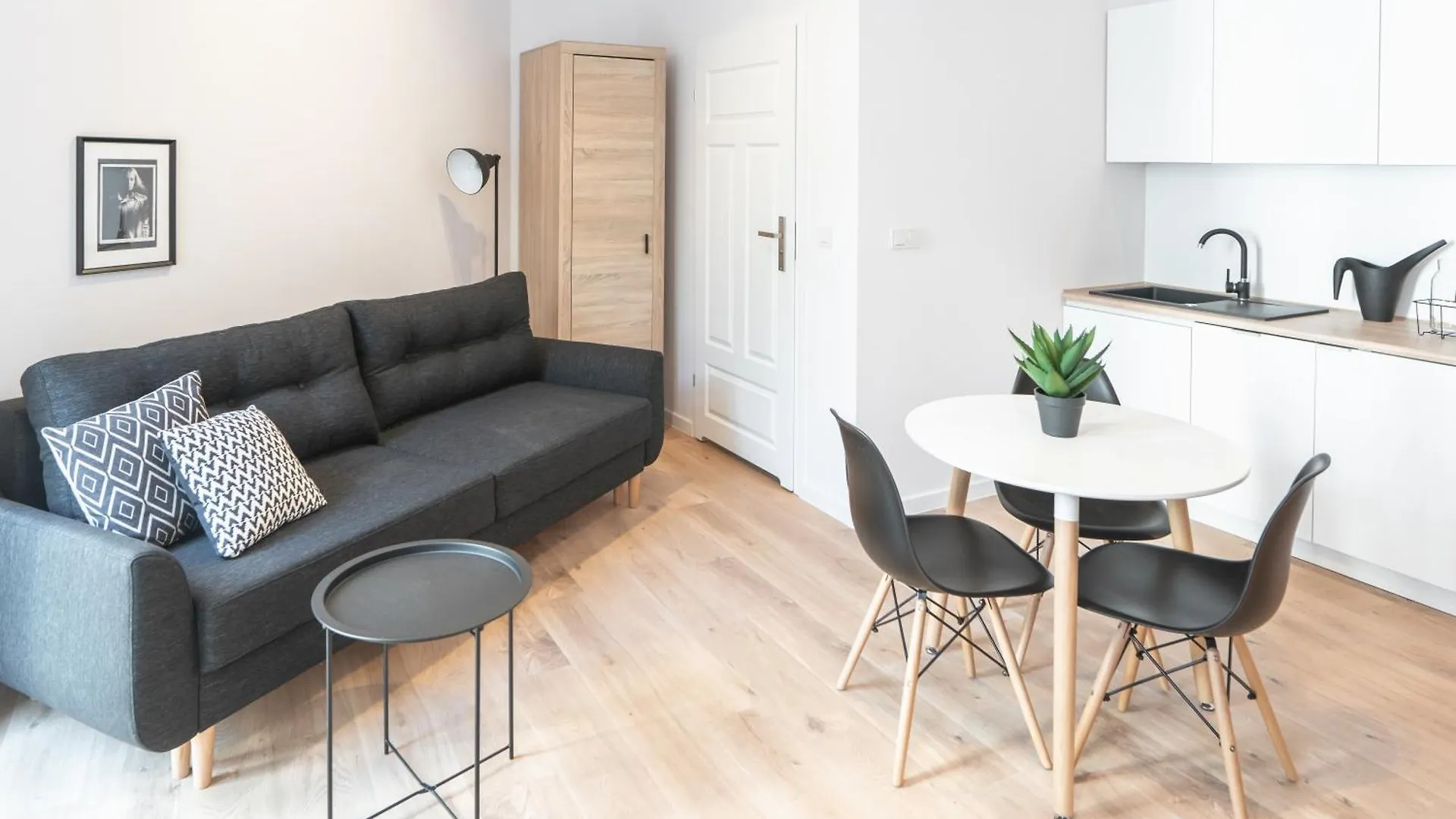 Apartment Apartamenty Pamiatkowa 11, 2 Rooms, Self Check In 24H Poznan Poland