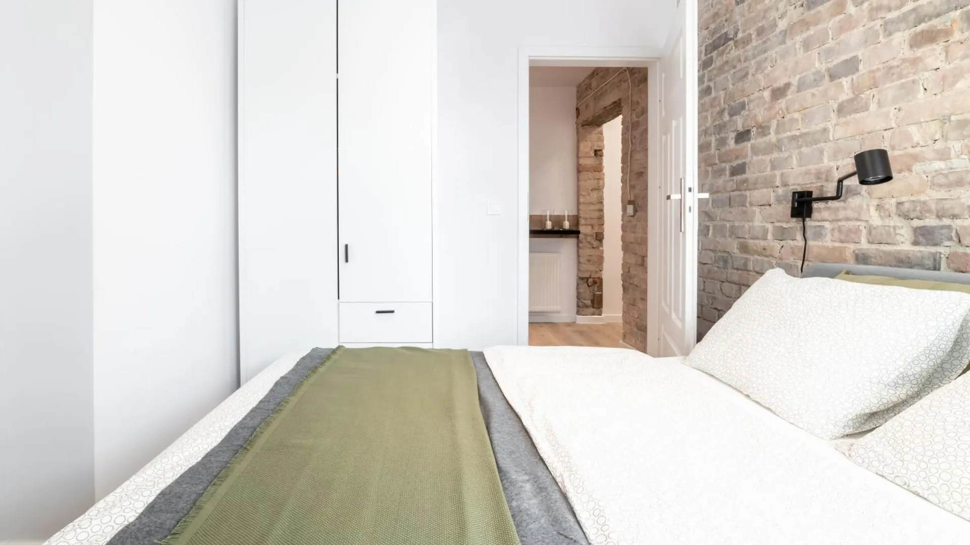 Apartment Apartamenty Pamiatkowa 11, 2 Rooms, Self Check In 24H Poznan