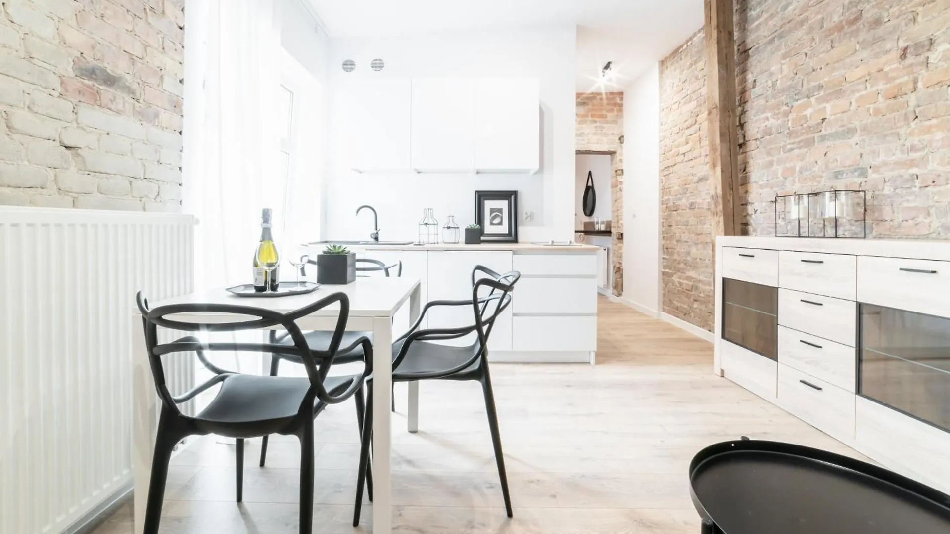 Apartment Apartamenty Pamiatkowa 11, 2 Rooms, Self Check In 24H Poznan
